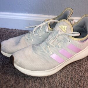 Adidas women’s size 11